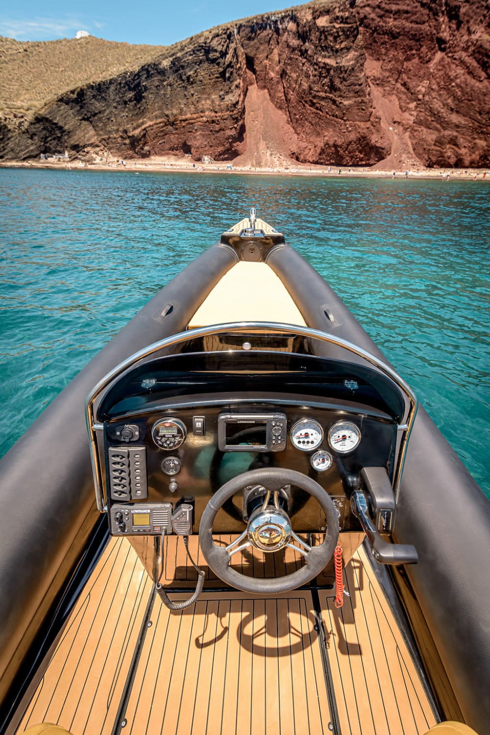 4h30 à Santorin : louez un bateau à moteur et profitez-en ! 6