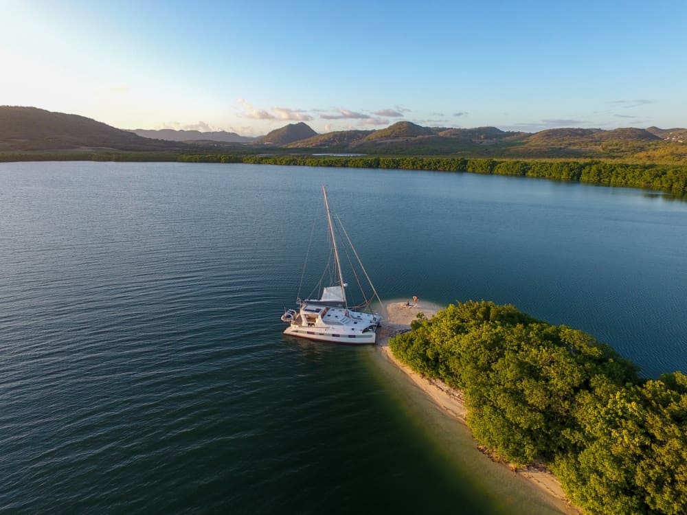 Balades à la journée à bord d'un catamaran 6