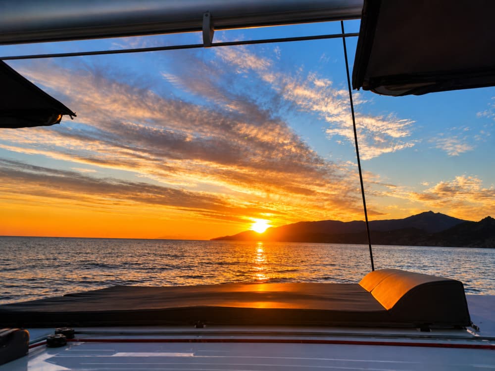 Catamaran privé - Croisière au coucher du soleil à Paros et Antiparos avec plats signature du chef 4