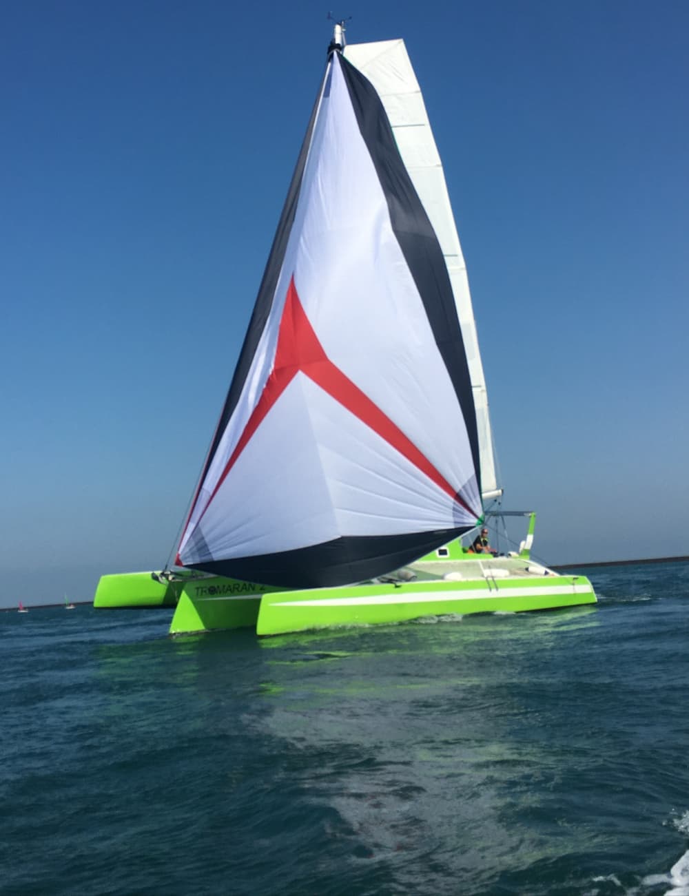 Découvrez Cherbourg-Octeville comme jamais auparavant à bord d'un catamaran 3