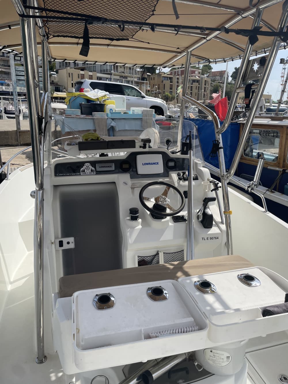 Une journée autour de Martigues: Profitez de 8h30 de découverte en bateau à moteur