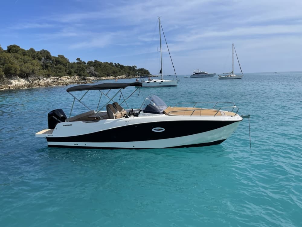 Journée en mer depuis Marseille – Croisière privée dans les Calanques 4