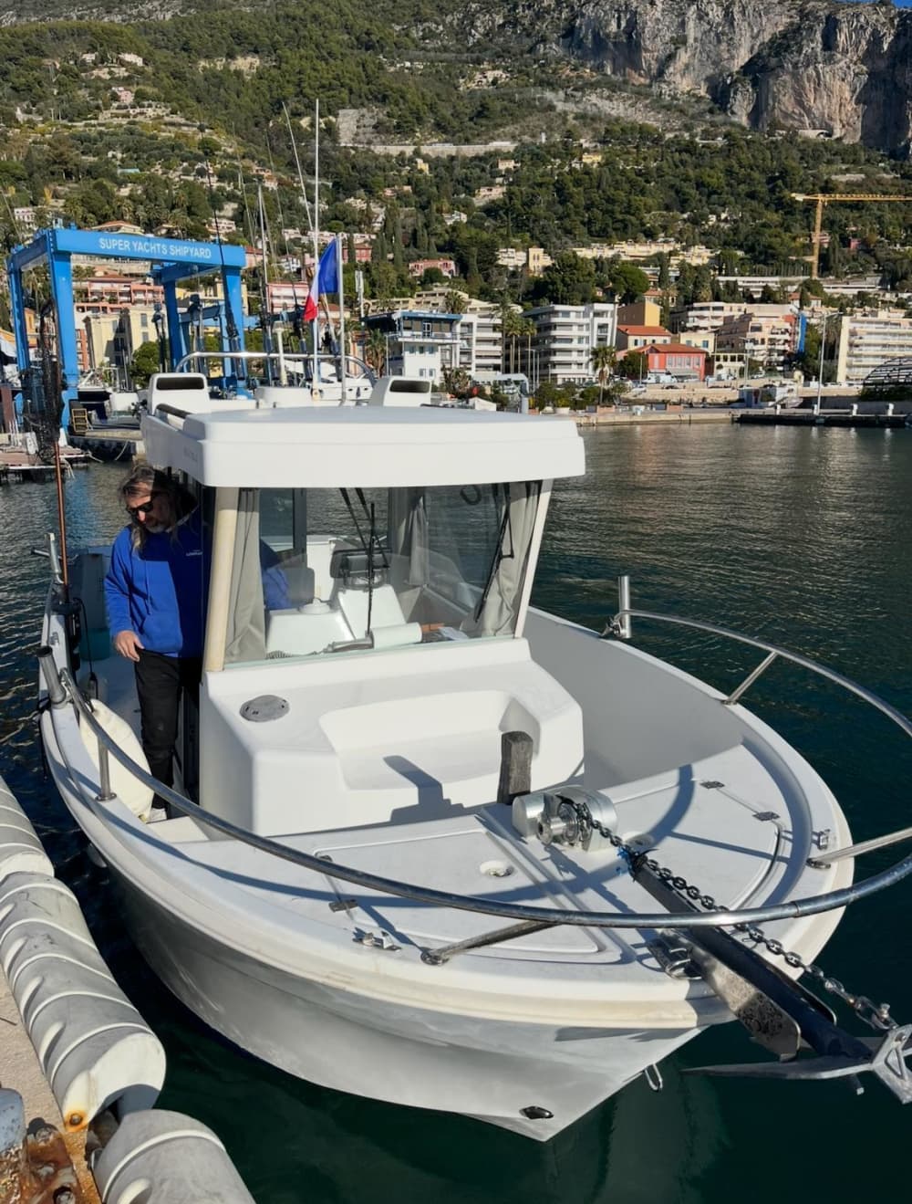 Découvrez la pêche lors d'une sortie d'une demi-journée en bateau à moteur. 2