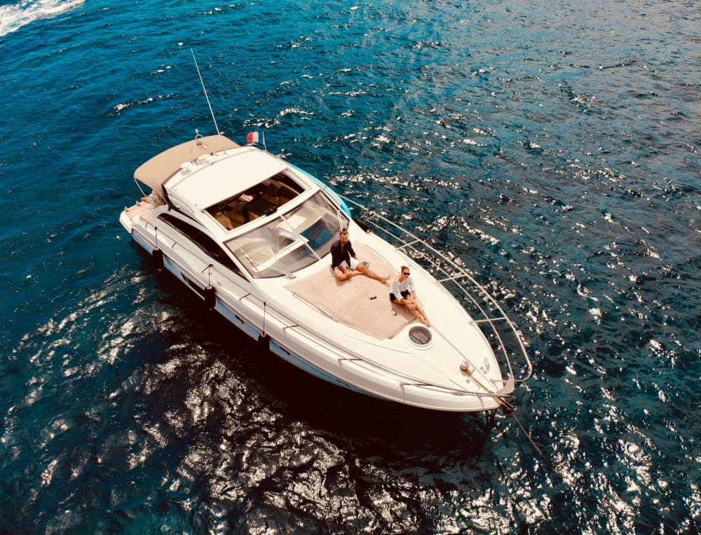 Découvrez Saint-Tropez en bateau pendant 6 heures