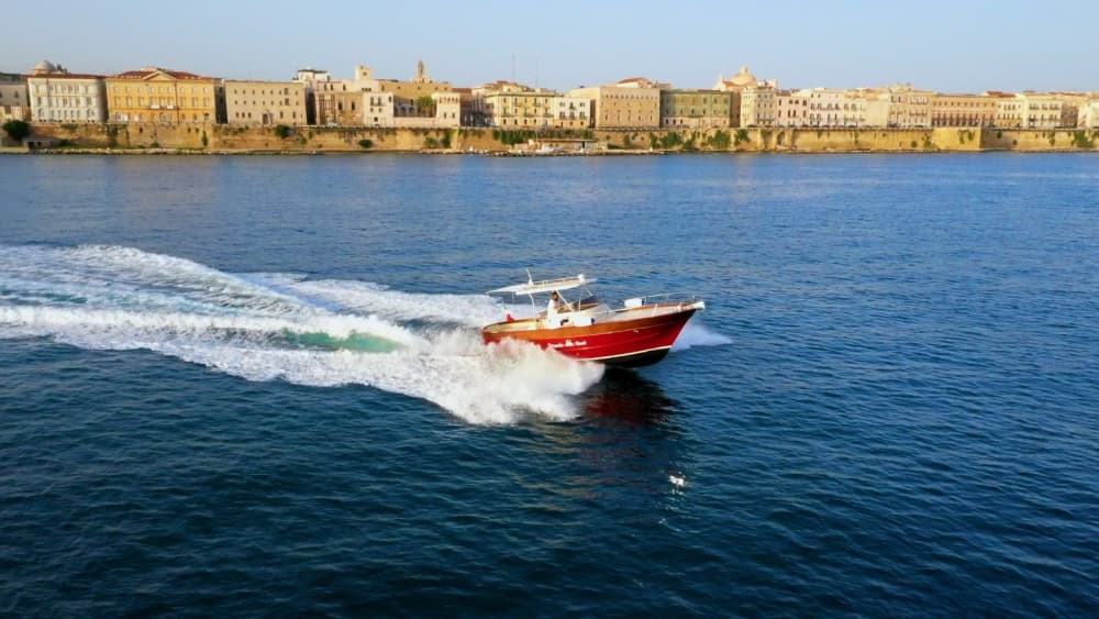 Excursion au coucher du soleil aux îles Cheradi de Tarente avec skipper 5