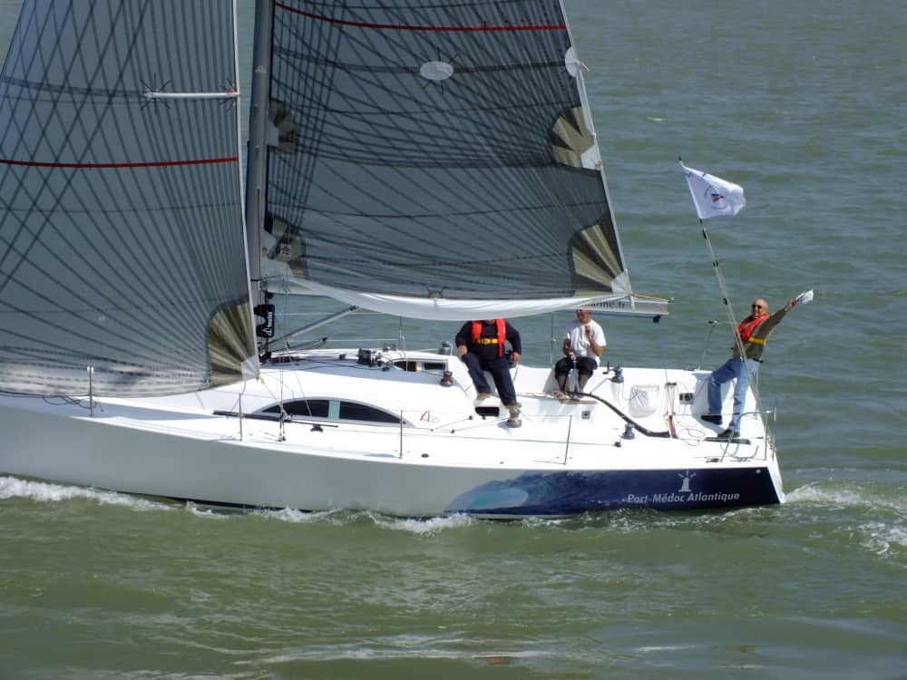 Découvrez Le Verdon-sur-Mer comme jamais auparavant à bord d'un voilier