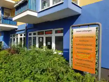 School Fahrschule ...ab in die Hecke - Waldowallee Karlshorst 1