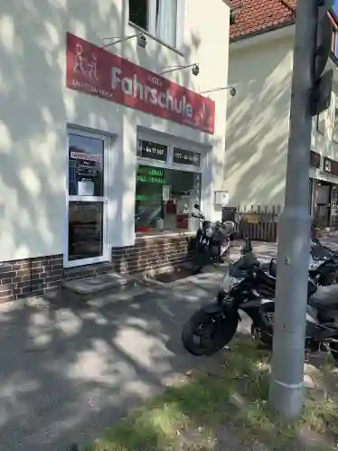 School Axels Fahrschule - Inh. Axel Kögler Baumschulenweg 1