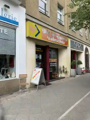 School Die freundliche Fahrschule Lichterfelde 1