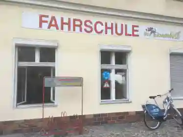 School Fahrschule - Die Rennmäuse Moabit 1