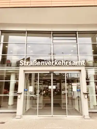 School Fahrschule TÜV Rheinland Plus GmbH Düsseldorf Flingern Nord 1