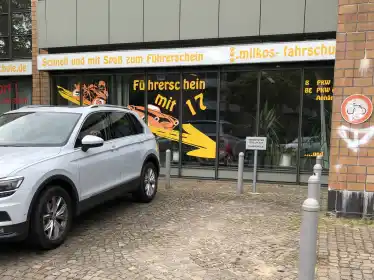School Milko's Fahrschule Wedel 1