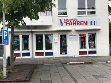School Fahrschule Fahrenheit Lokstedt 1