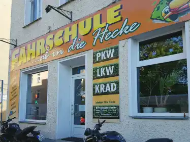 Fahrschule ...ab in die Hecke - Pohlestraße Oberschöneweide 1