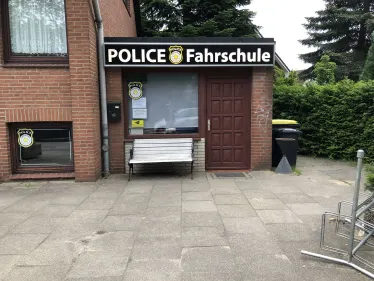 Fahrschule POLICE in Kleiner Grasbrook