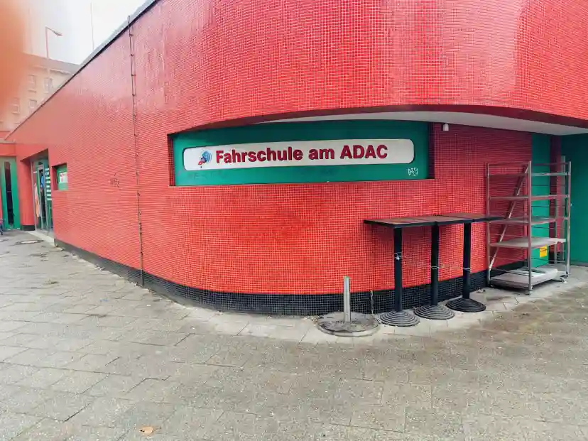 School Fahrschule am ADAC Wilmersdorf 3