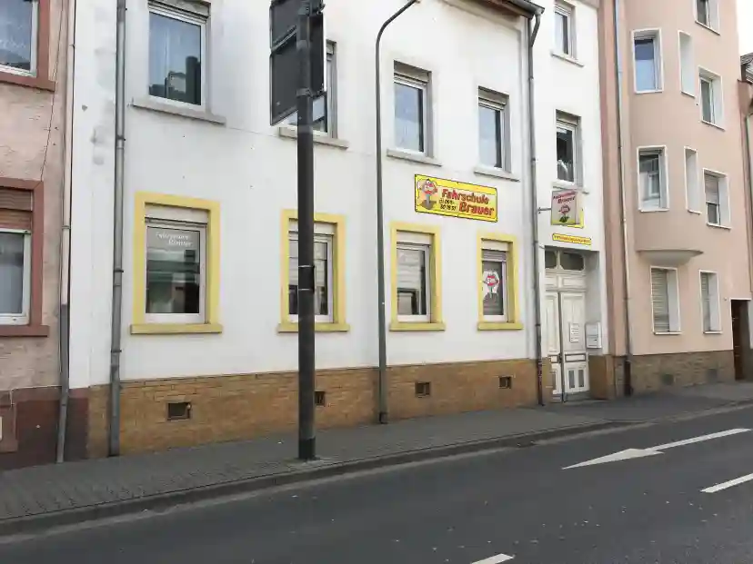 Fahrschule Brauer GmbH - Hospitalstr. Höchst 3