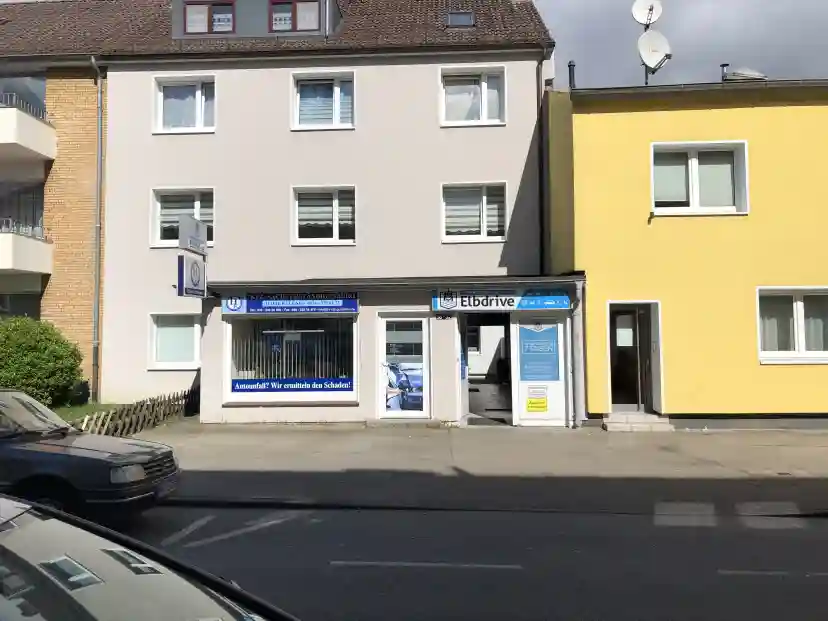 School Intensivfahrschule Elbdrive Fahrschule Wilhelmsburg 1