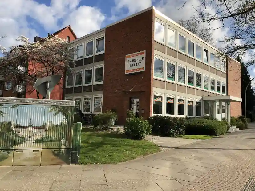 School Fahrschule Ennulat - Neumann-Reichardt-Straße Wandsbek 4