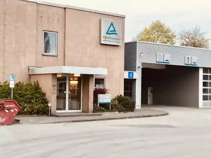 School Fahrschule Theoretische Führerscheinprüfung Düsseldorf-Garath Hassels 1