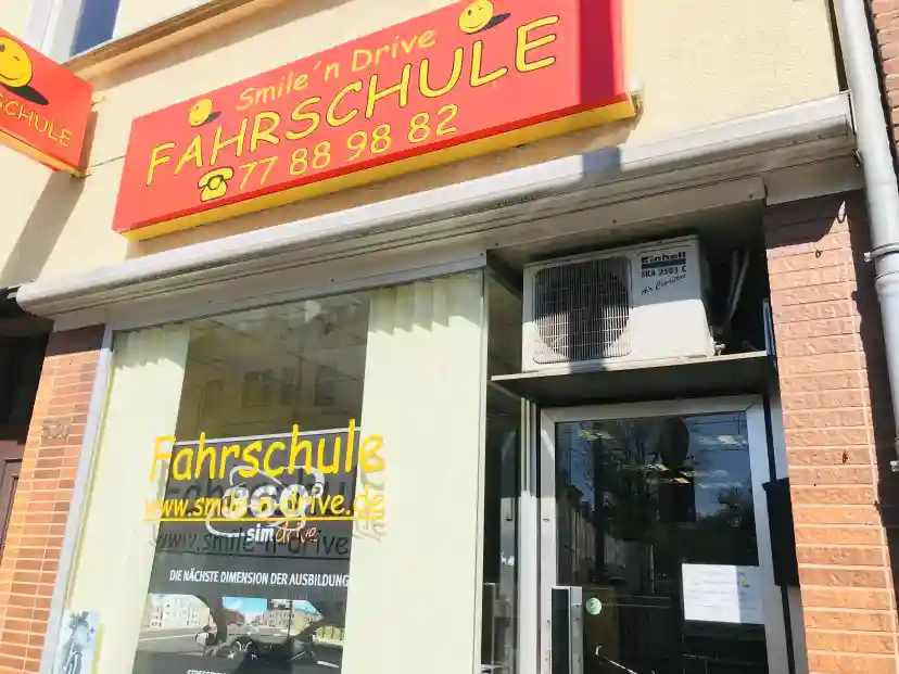 Fahrschule Smile'n Drive - Neusser Str. Mauenheim 4