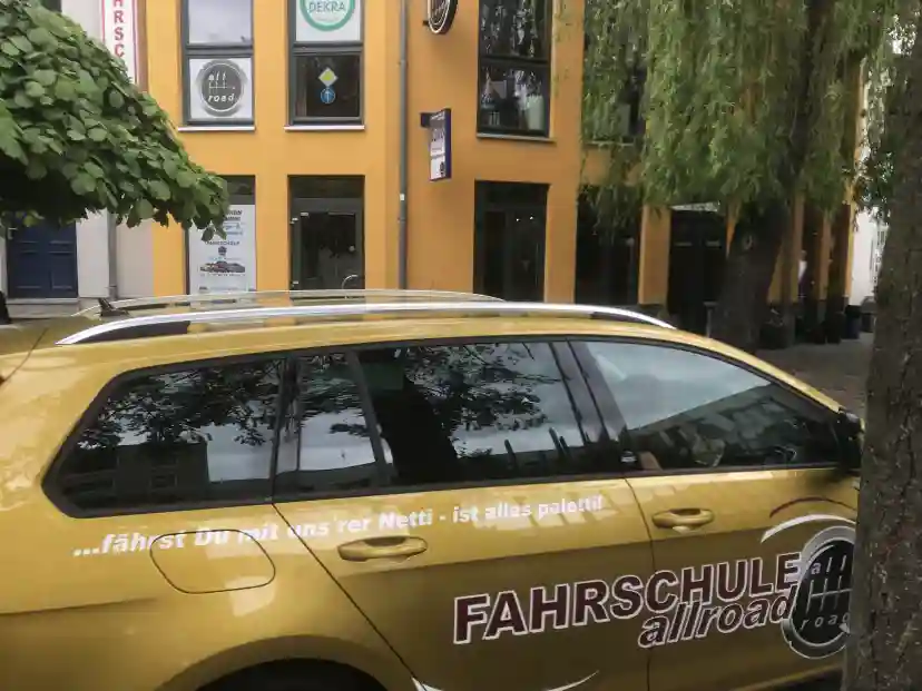 School Fahrschule allroad - Treptow Schöneiche 4