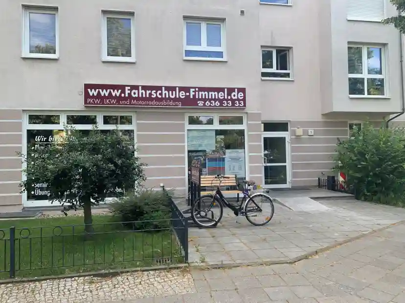 School Fahrschule Bernhard Fimmel - Waldstraße Oberschöneweide 1