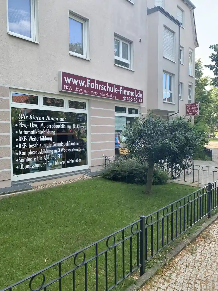 School Fahrschule Fimmel - Waldstraße  3
