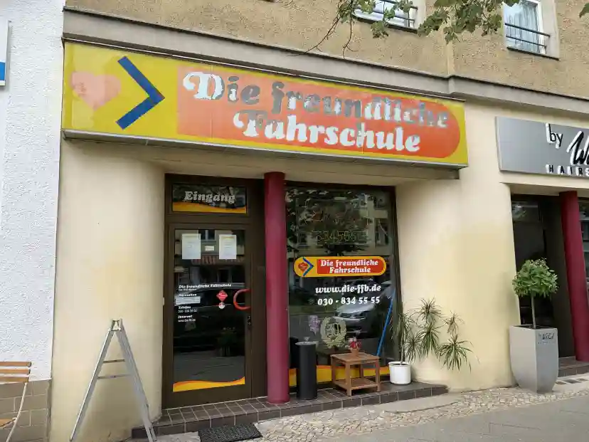 School Die freundliche Fahrschule Lichterfelde 1