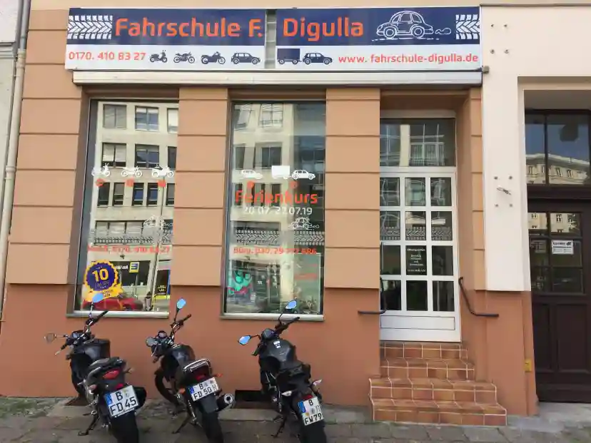 School Fahrschule F. Digulla - Kreuzberg KGA Bielefeld 1