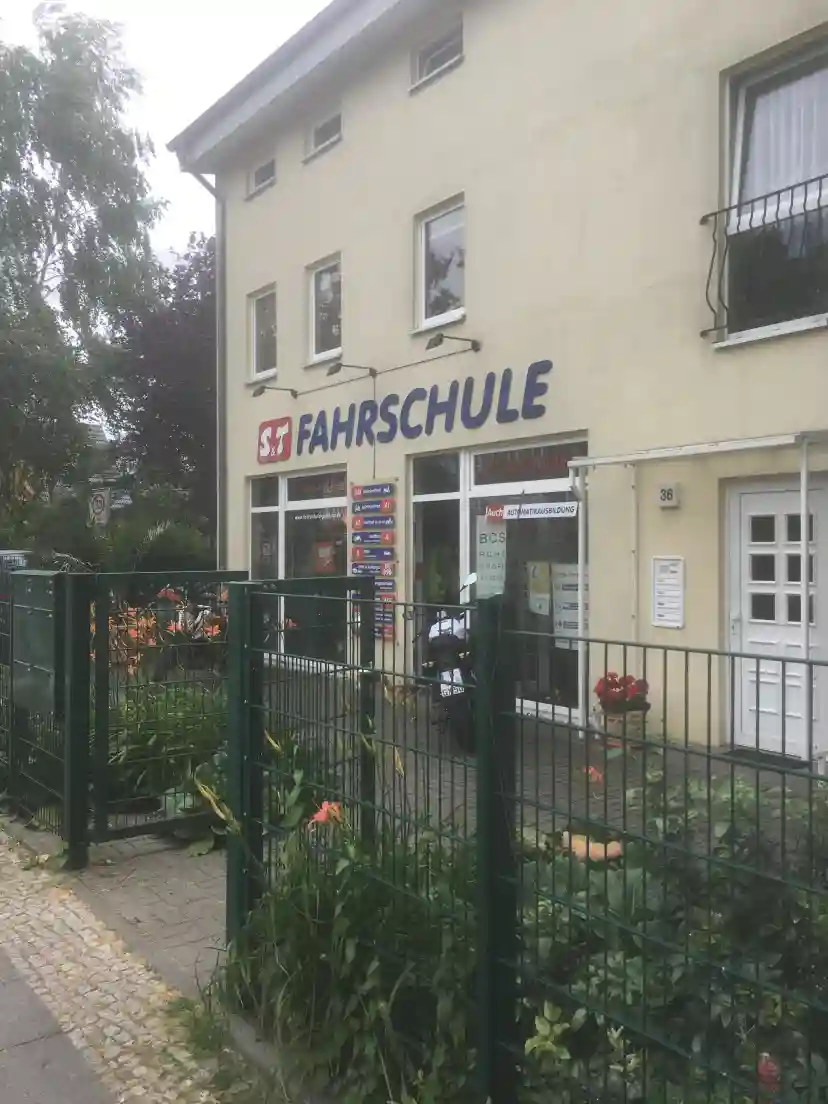 School S&T Fahrschule GmbH - Rosenthaler Weg Französisch Buchholz 2