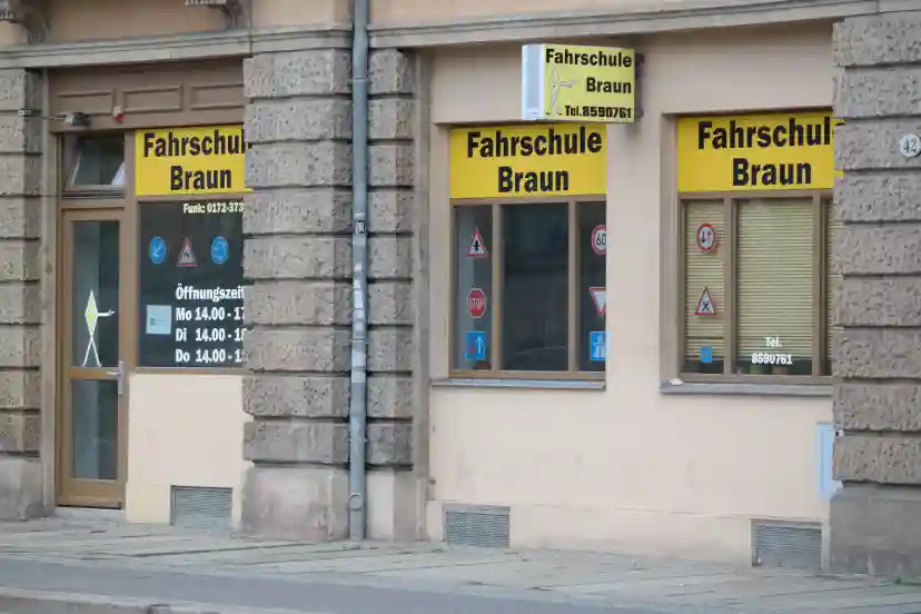 School Braun René Fahrschule Friedrichstadt 3