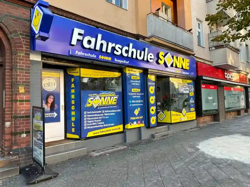 School Fahrschule Sonne Neukölln 10