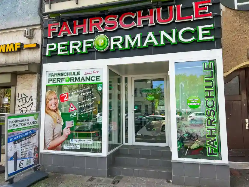 School Performance Fahrschule GmbH - Residenz Straße Reinickendorf 1