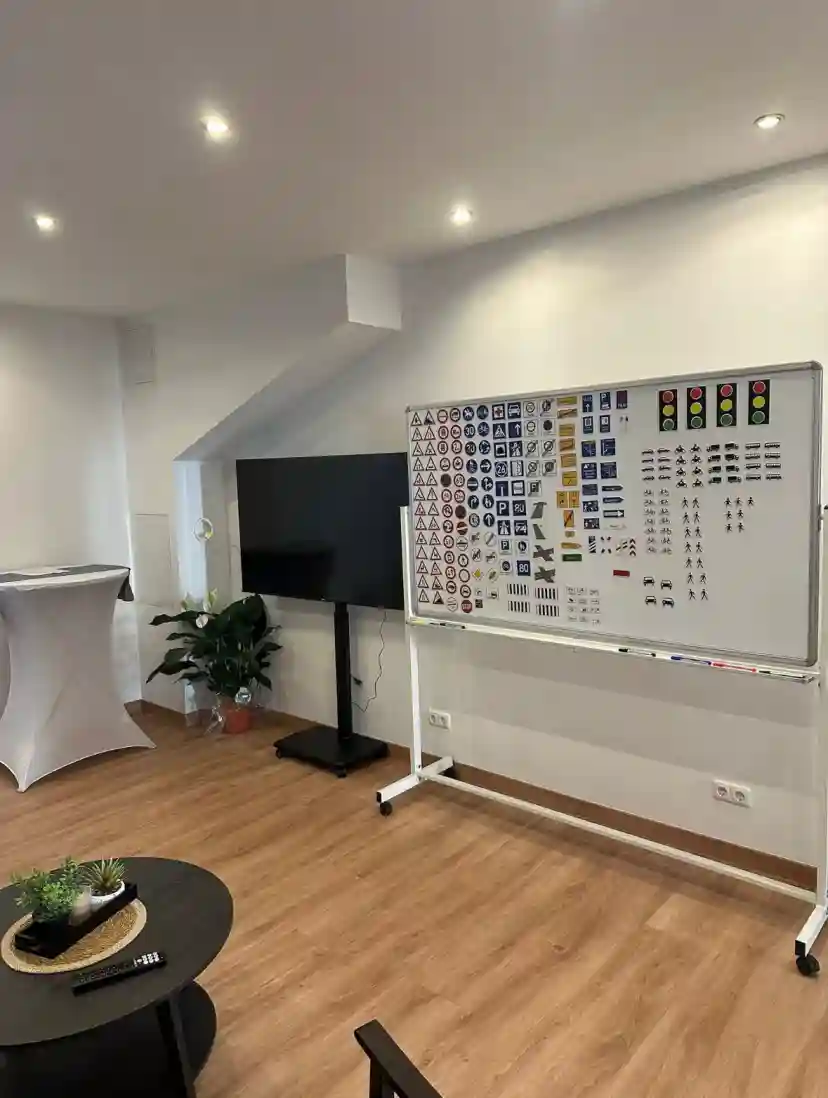 School Fahrschule Nova Dotzheim 5