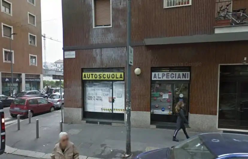 Scuola AUTOSCUOLA AMERICA DI MAMI CARLO E C. Milano 1