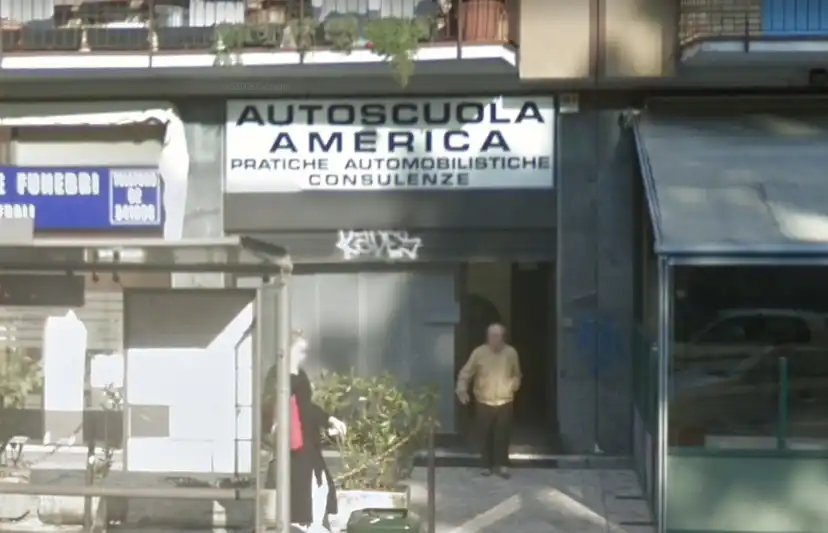 Scuola AUTOSCUOLA AMPERE DI PROFETA MASSIMO E C. S.A.S Milano 1