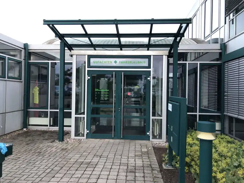 School Fahrschule Manfred Wahl Südstadt 1