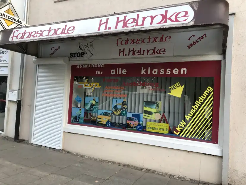 School Fahrschule Helmke Steffensweg 1