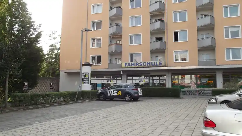 Fahrschule VIS-A-vis GmbH Pirnaische Vorstadt 1
