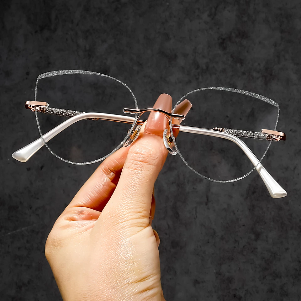 【LIBERTY X 02】★きれいなシルバーフレーム★ユニセックス★ Glamour Rose Gold & Silver Cat Eye Eyeglasses | CliCliMe.com