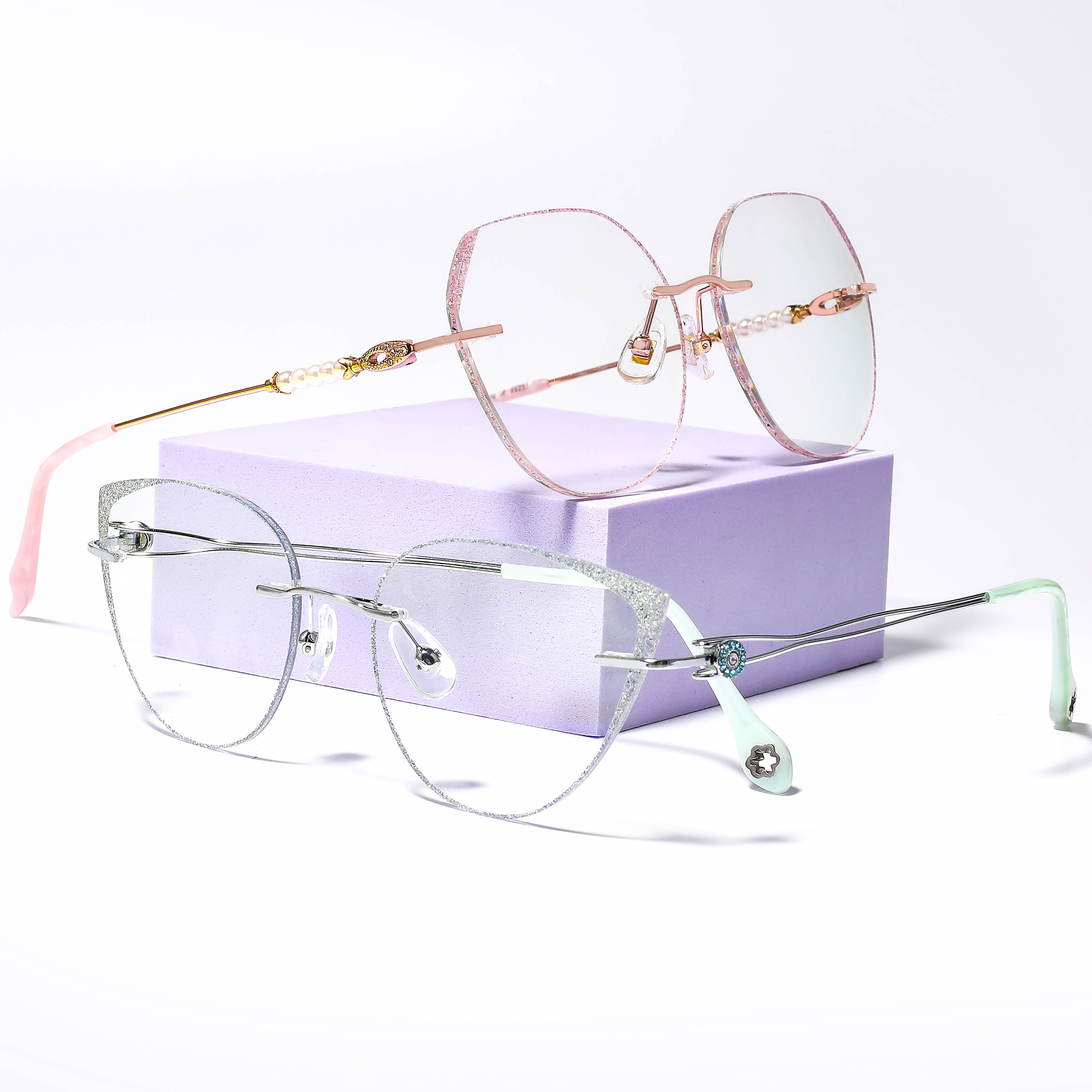 Are Rimless Glasses in Style 2023?