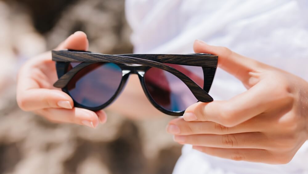 5 Easy Tips on How to Clean Sunglasses Without Damaging Them