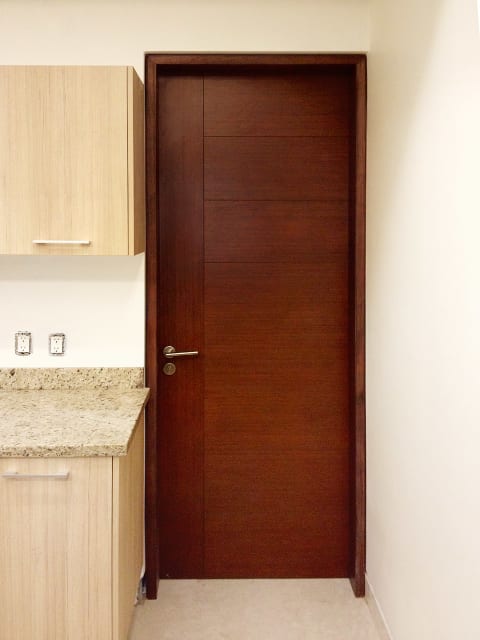 Puertas de Madera y Melamina para Interiores