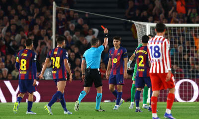 Nyheter: Rött kort och kollaps – Barcelona föll tungt i kvartsfinalen