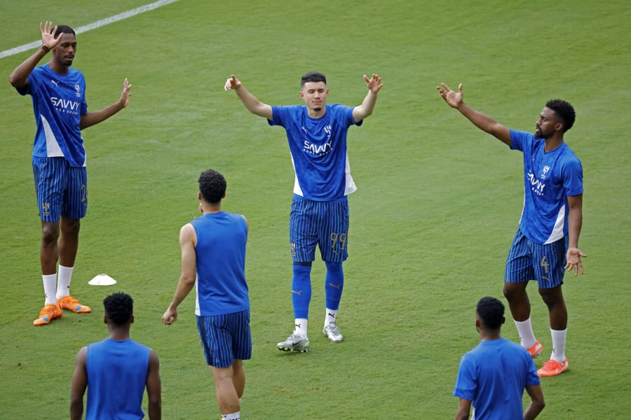Al Hilal värmer upp