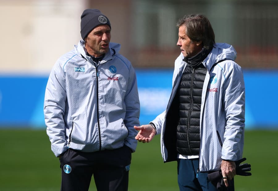 Napoli slutför flera affärer