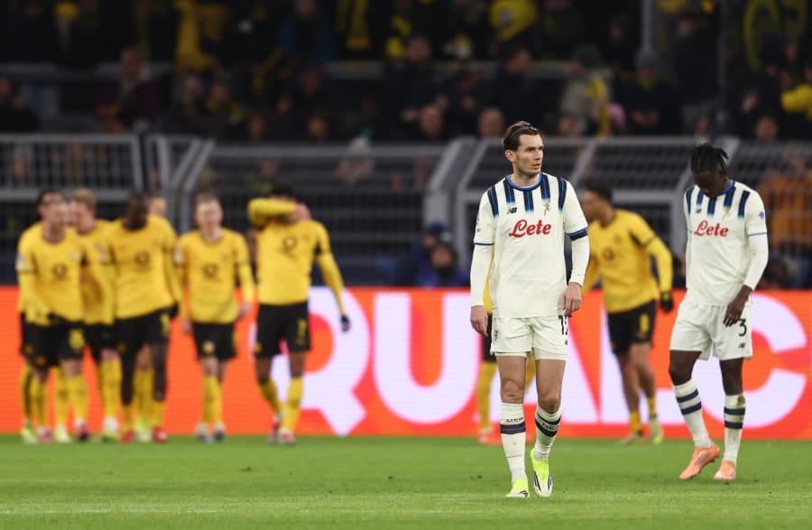 Dortmund slår Atalanta i första play-off mötet