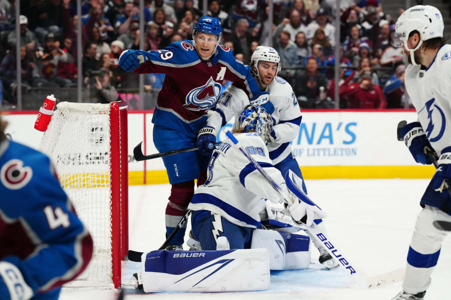 MacKinnon vs Tampa Bay