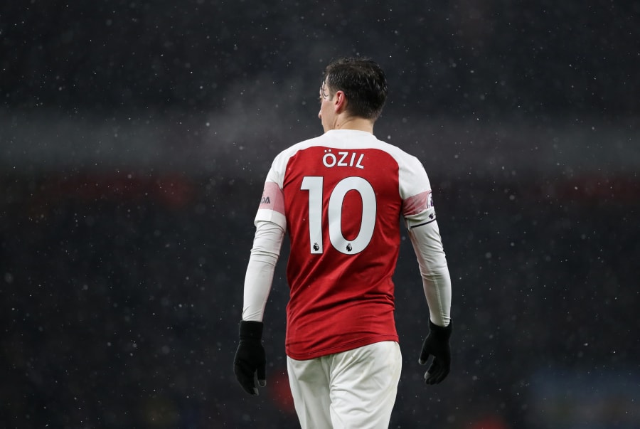 Özil 2/9